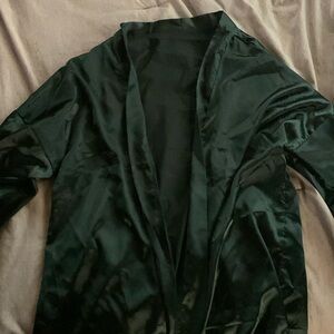 3/4 sleeve robe w/out the belt (never came with it)